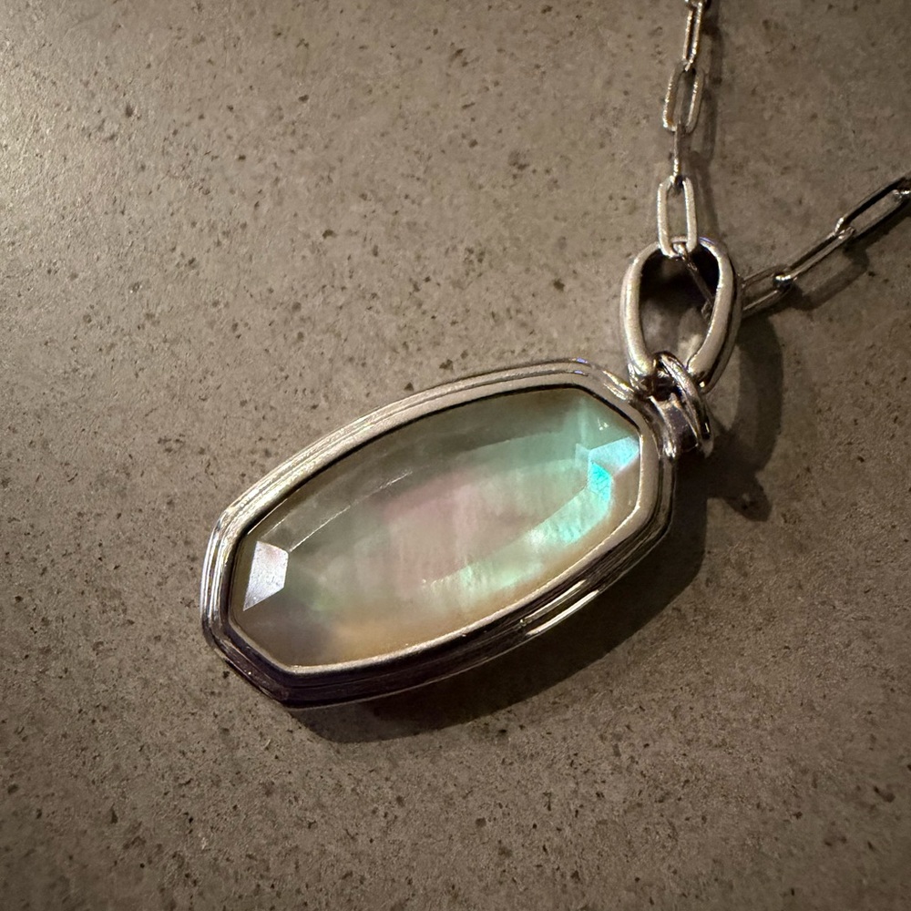 Kendra Scott Iridescent Oval Necklace | Silver Tone | Lobster Claw Closure & Box - Picture 5 of 5